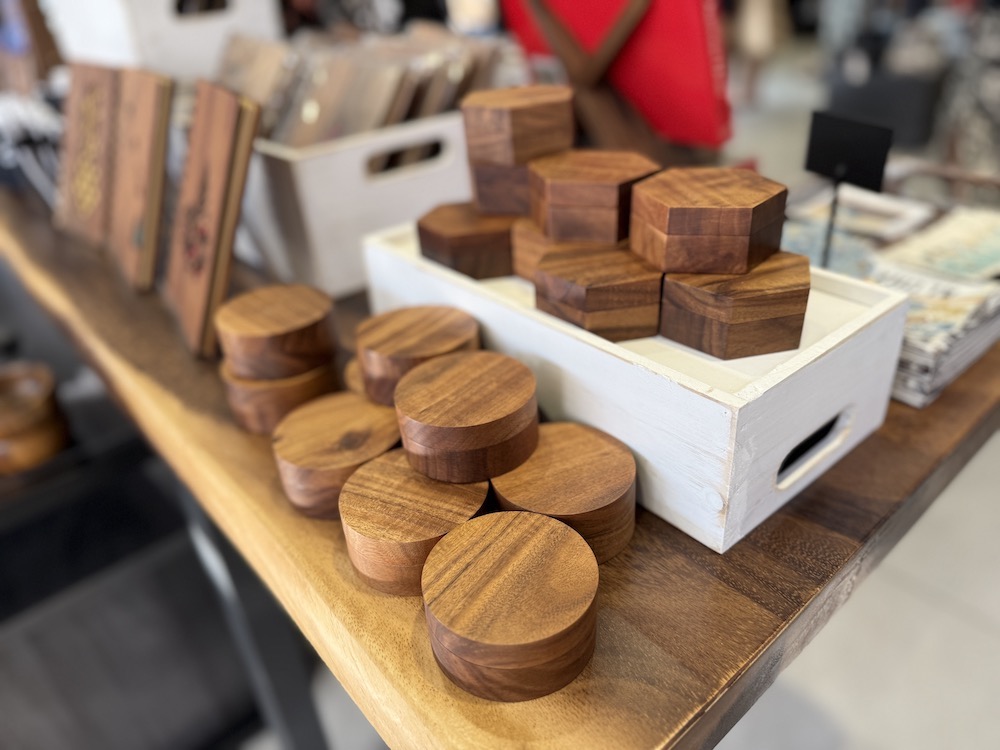 アラモアナにハワイ島のコア・ウッド・ランチのショップがグランド