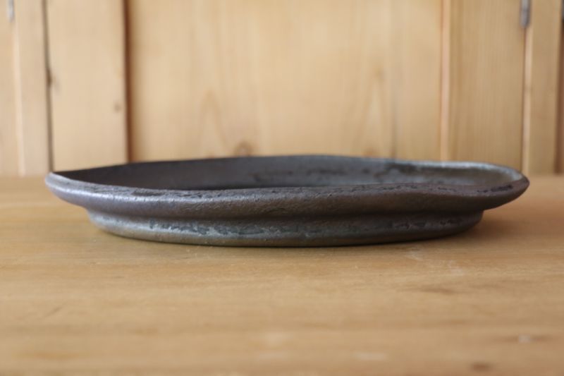 遠藤素子 オーバル皿M 鉄釉 - pivert