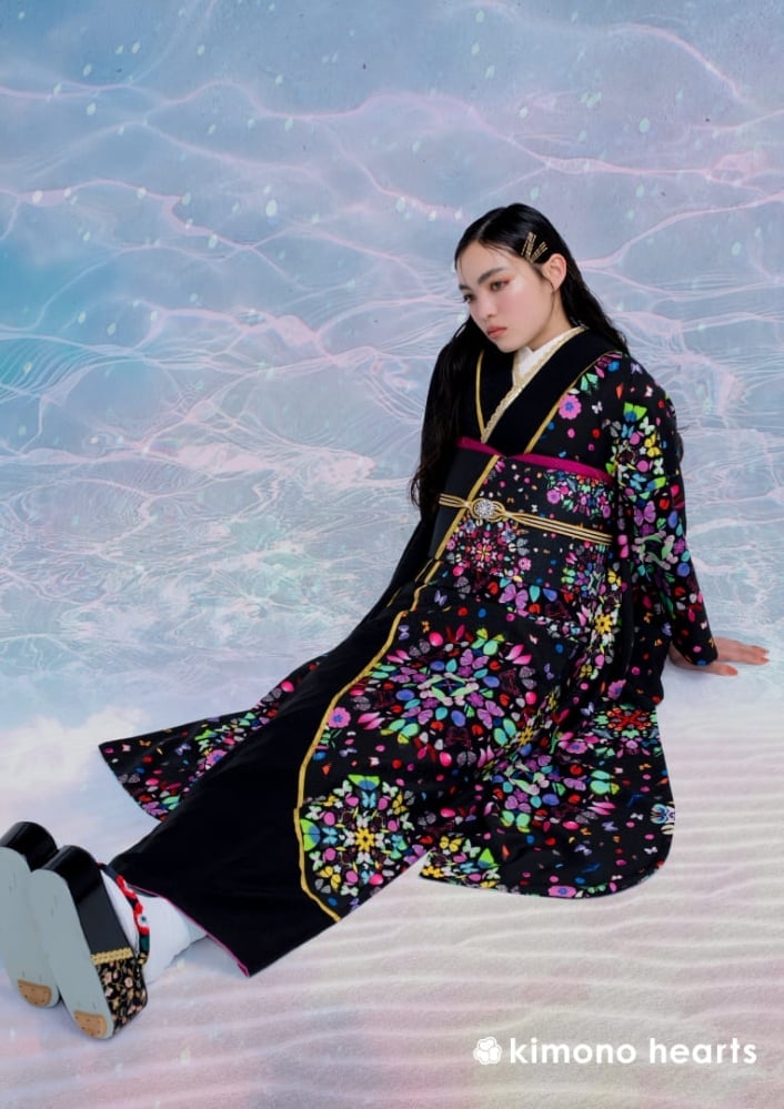 鷺森アグリとコラボしたオリジナル黒振袖。まるで万華鏡 | kimono
