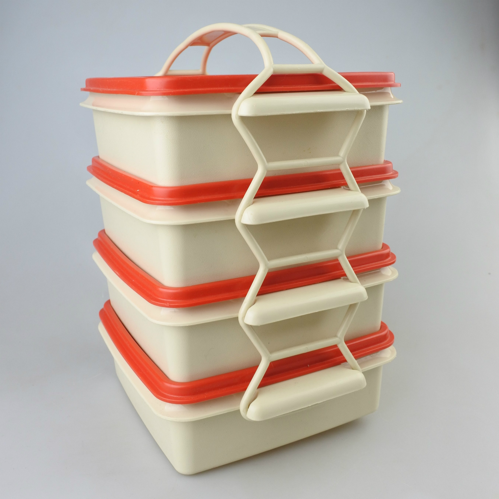 ビンテージ】日本製Tupperware（タッパーウェア） カルテット