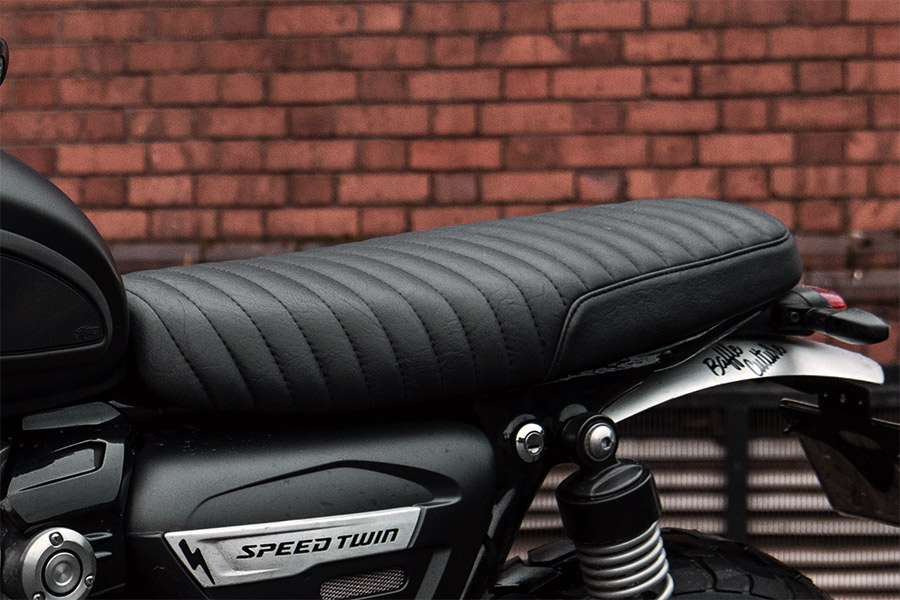 Motone】Triumph スピードツイン1200用 シートが新発売！ | 株式会社