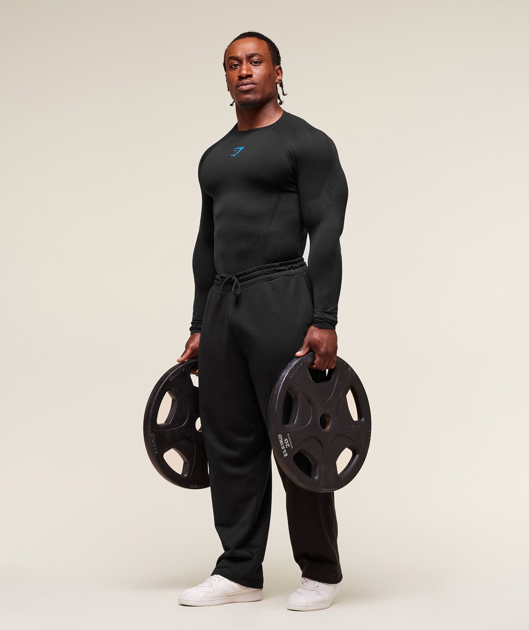 Shop Onyx 5.0 Seamless Long Sleeve T-Shirt BLACK/BLACK - Gymshark Oman