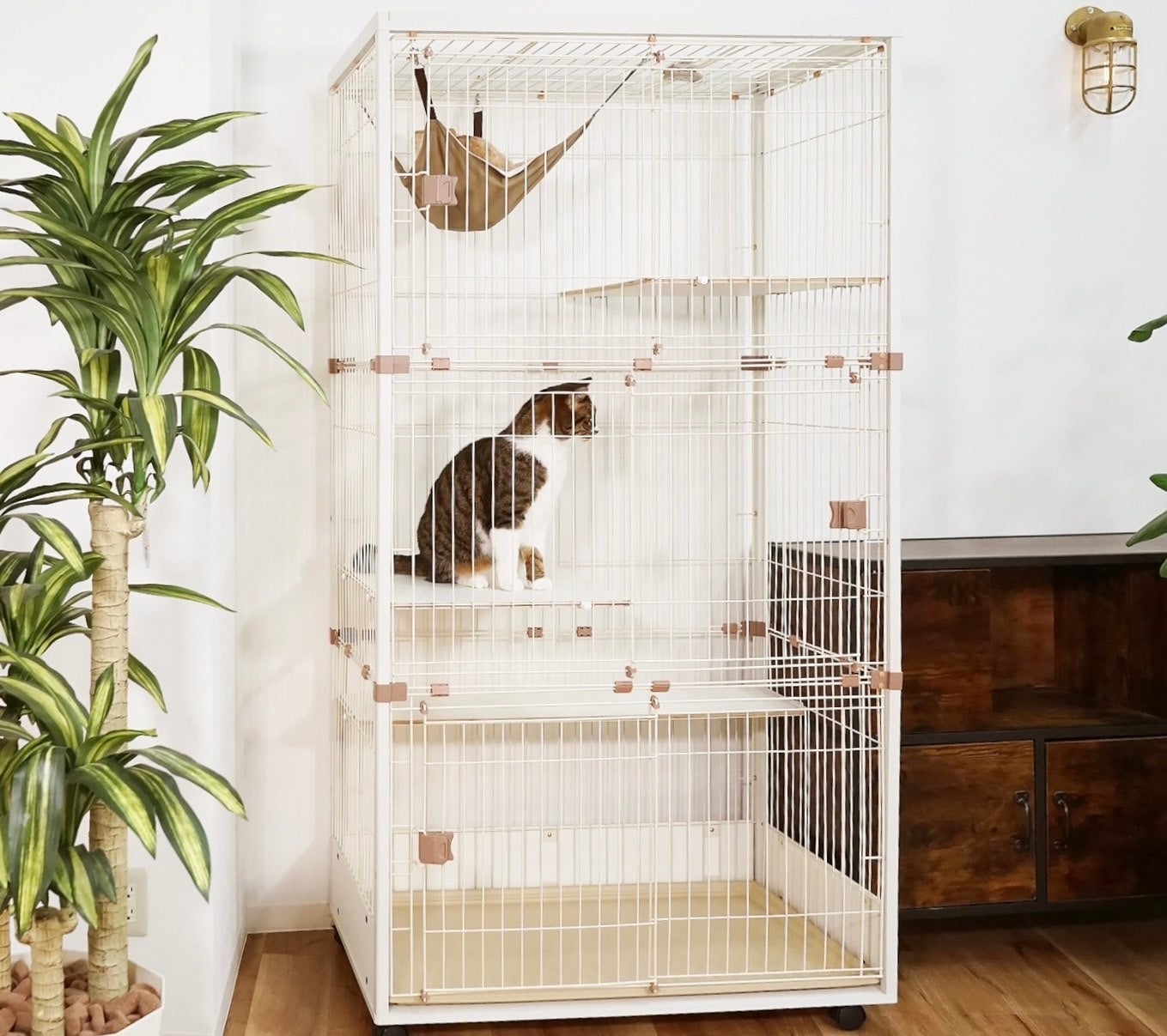 新発売＆猫の日記念】ienekoから、デザイナーズ猫ケージにホワイト