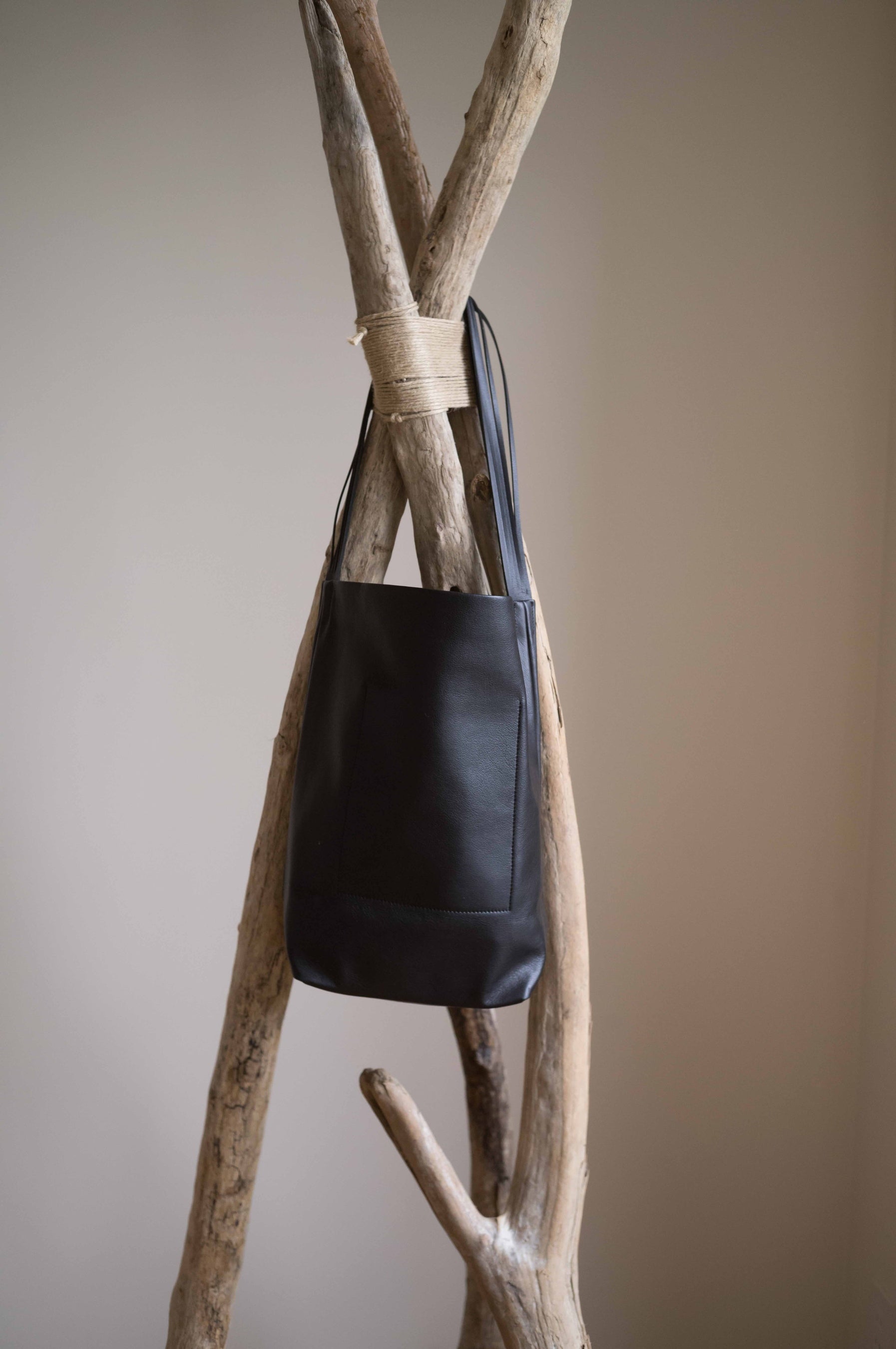 seya. × ISAAC REINA ＞ コラボレーションバッグコレクションを発売