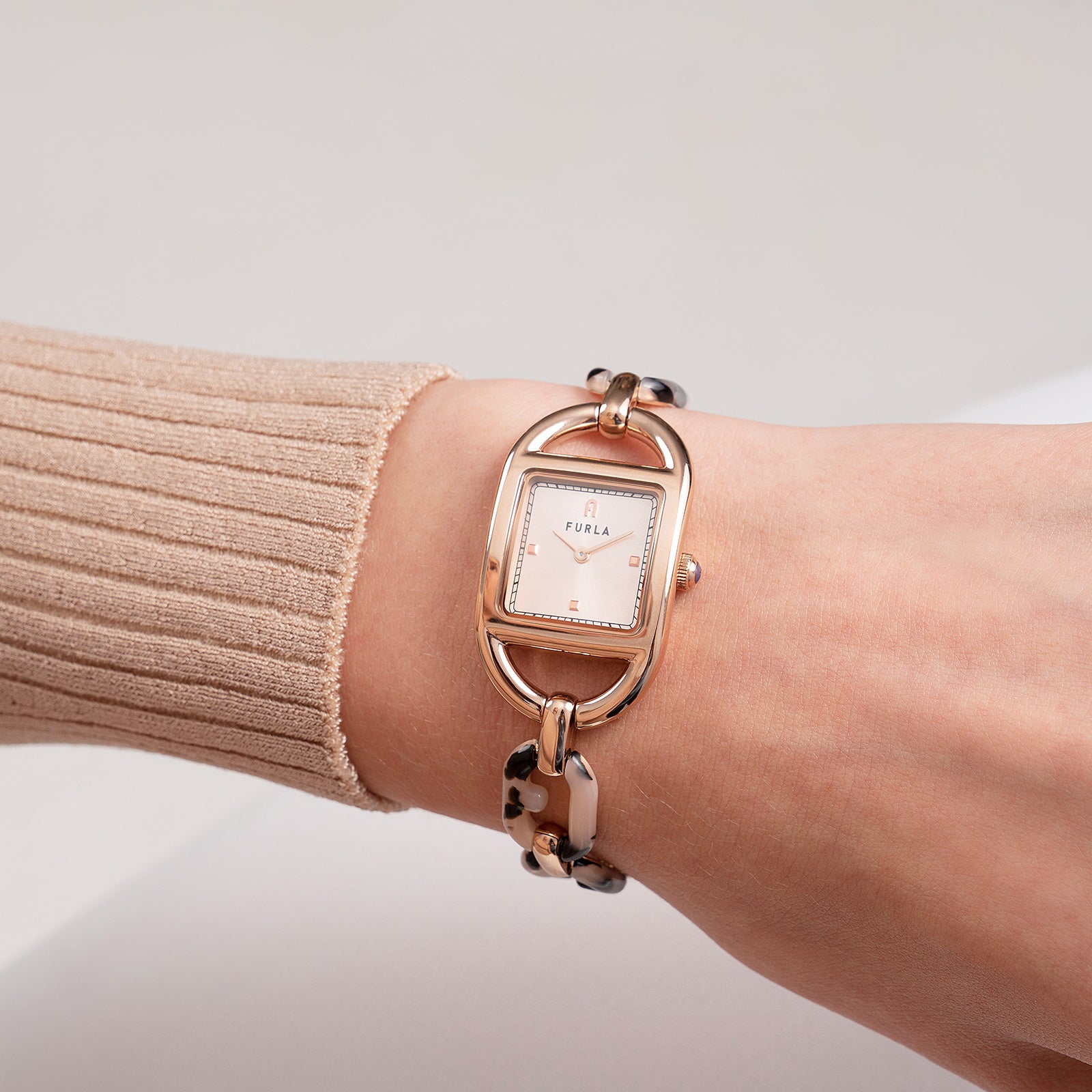 FURLA (フルラ) の新作時計『 FURLA CHAIN SQUARE (フルラ チェーン