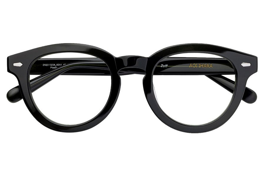 メガネブランド「Zoff」と人気モデル/クリエイターの伊原 葵さんが