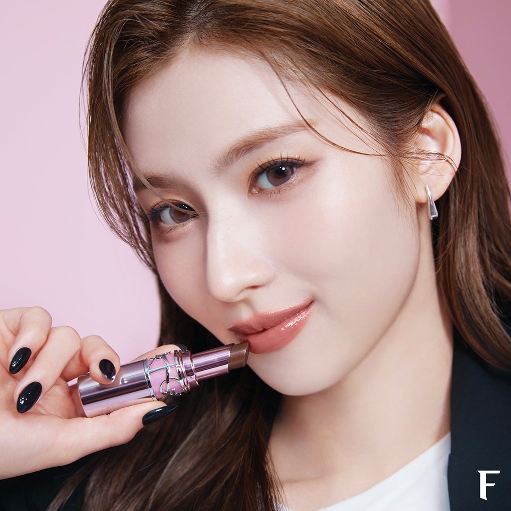 YSL BEAUTY】TWICE SANAが彩る「YSL ラブシャイン キャンディ グロウ