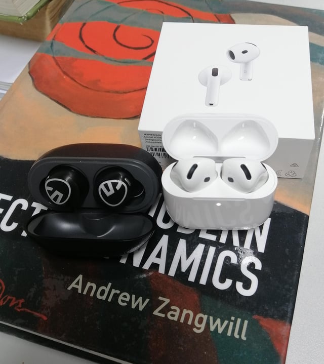最初は、ANCなしのApple Airpods 4を買うつもりだったんだけど、Apple
