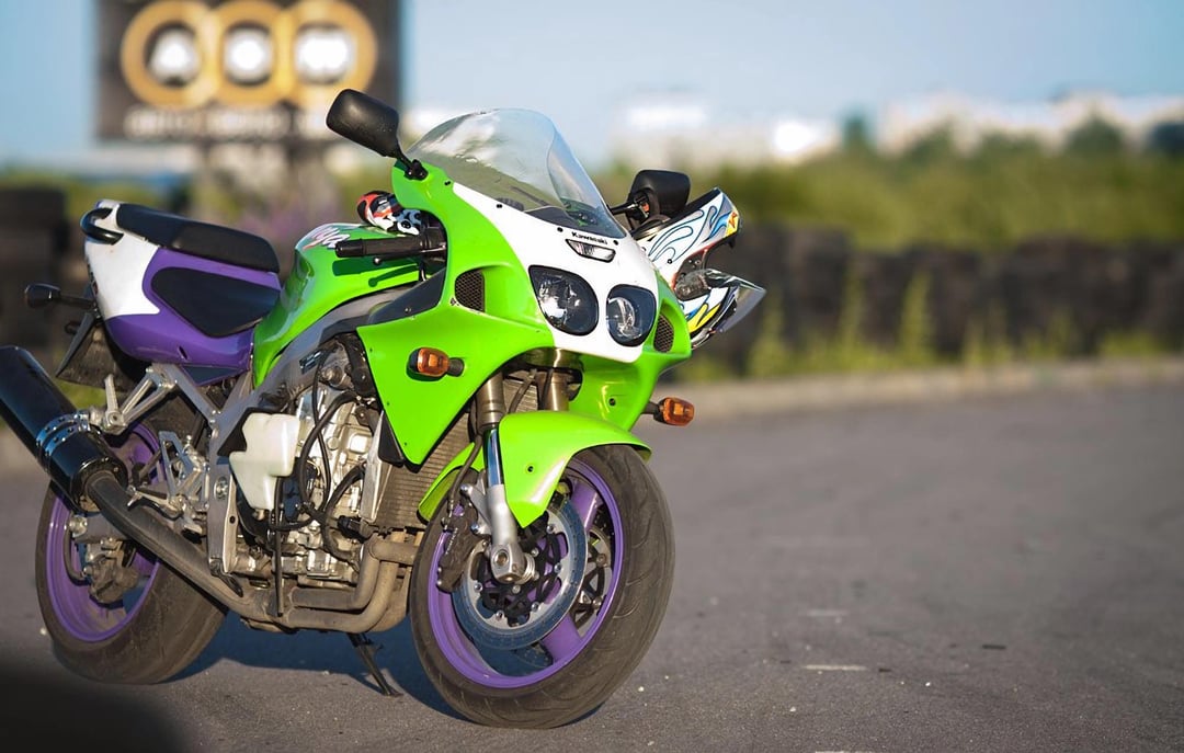 kawasaki-zx-7r-p1-1996-