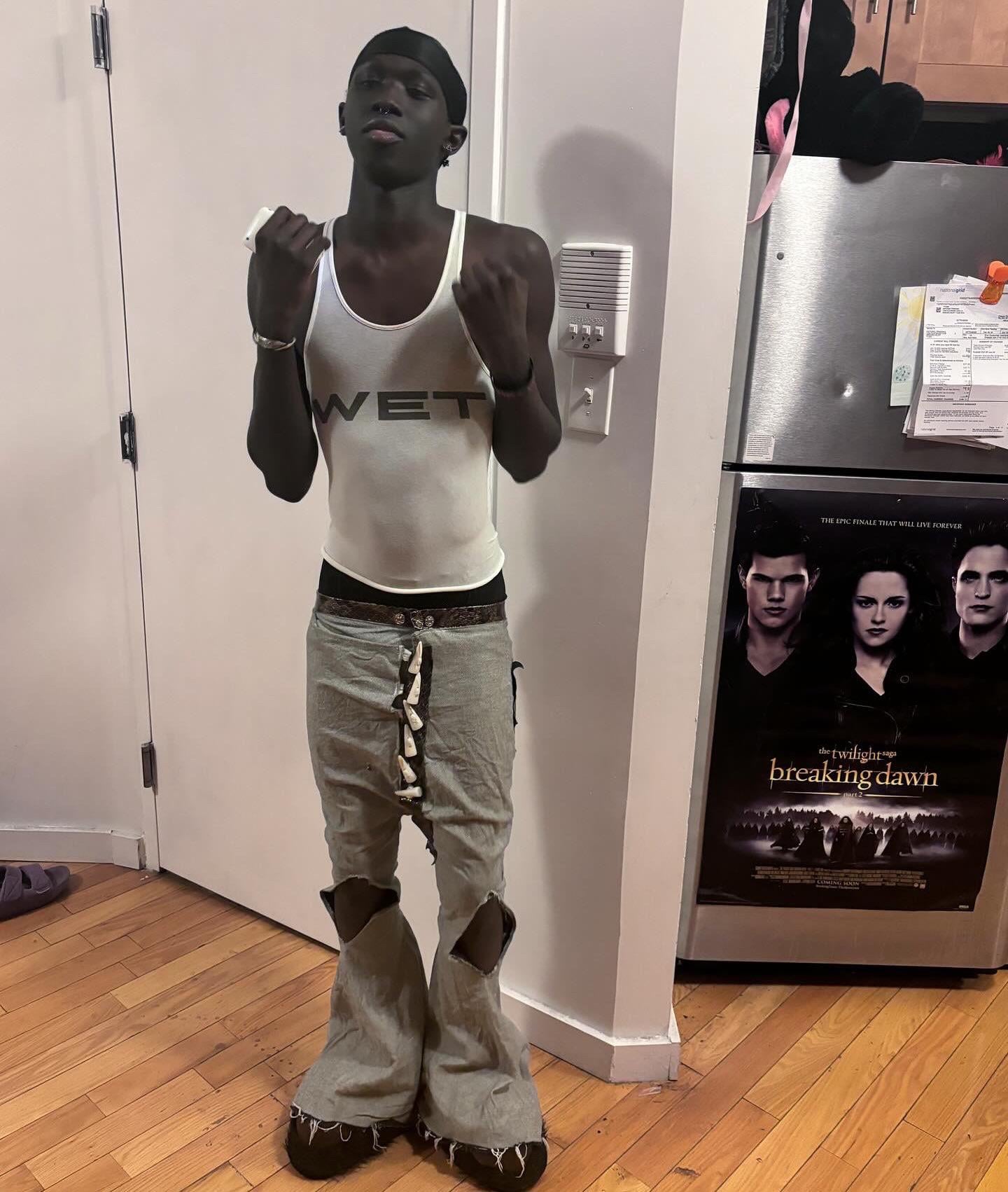 yeezy mowalola wet tank on a man : r/GoodAssSub