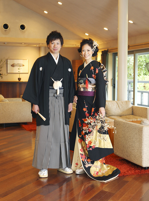 引き振袖 新婦 結婚式 花嫁 挙式 引振袖紺色