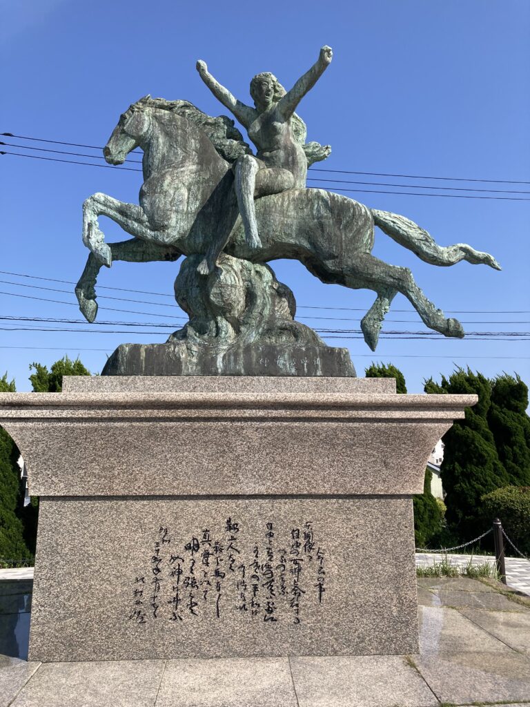 自由の女神」北村西望 - パブリックアート散歩