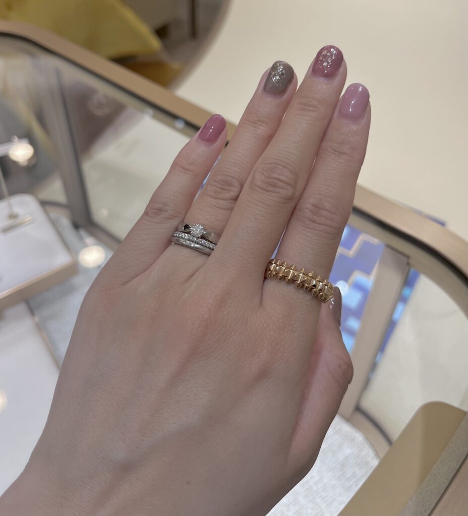 カルティエ クラッシュドゥリングは痛い？ カラーはどれがいい