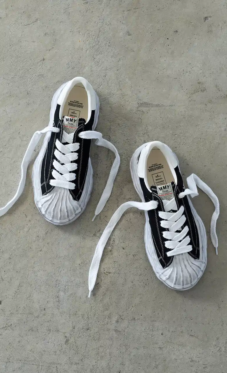 Maison MIHARA YASUHIRO からオリジナルソールスニーカーの人気モデル