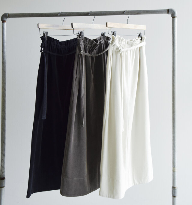 TENNE HANDCRAFTED MODERN｜ベロア リボン パンツ “velour ribbon