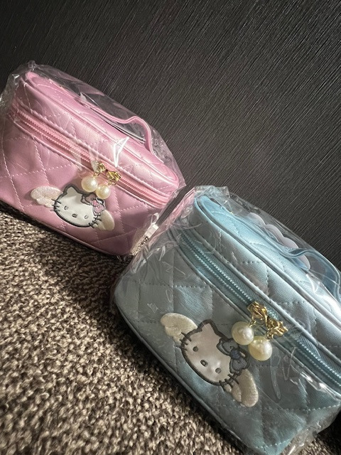 sanrio（サンリオ） ハローキティ エンジェル キルティング バニティ