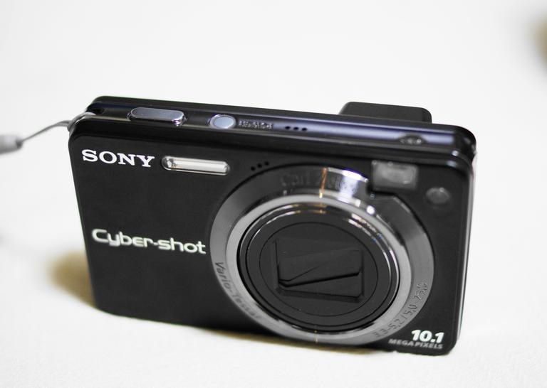 ファインダー付きコンデジって希少？』 SONY サイバーショット DSC