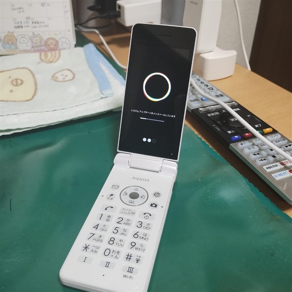 シャープ AQUOS ケータイ4 [ホワイト] レビュー評価・評判 - 価格.com