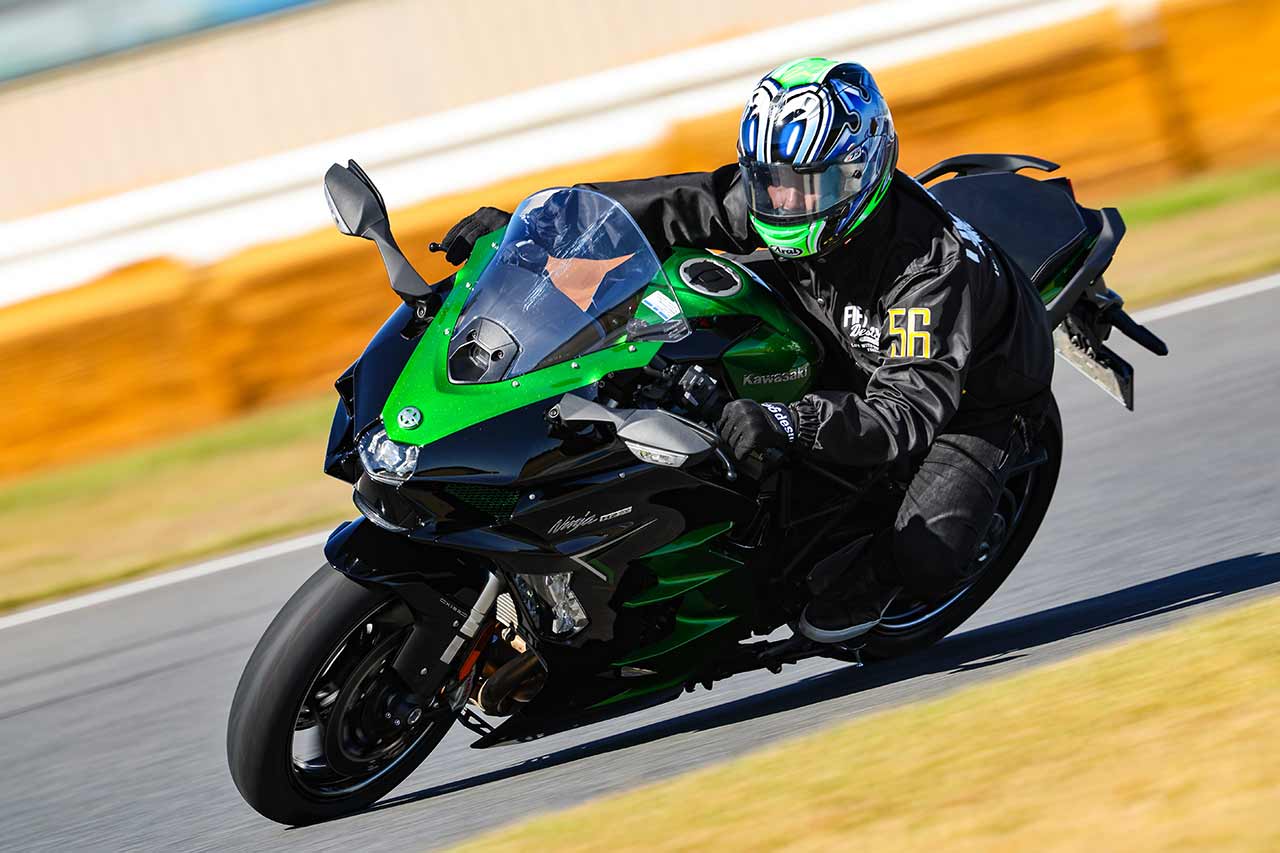 KAWASAKI Ninja H2 SX SE】快適に安全に、そして速くカワサキ流