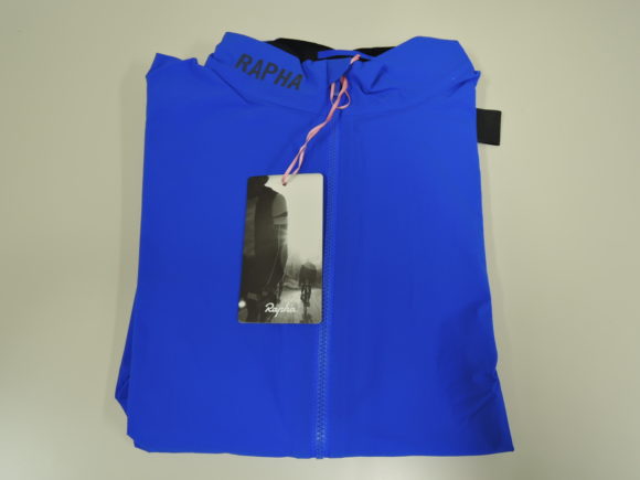 Rapha】PRO TEAM 「Lightweight Shadow Jacket」のレビュー | 理系な人