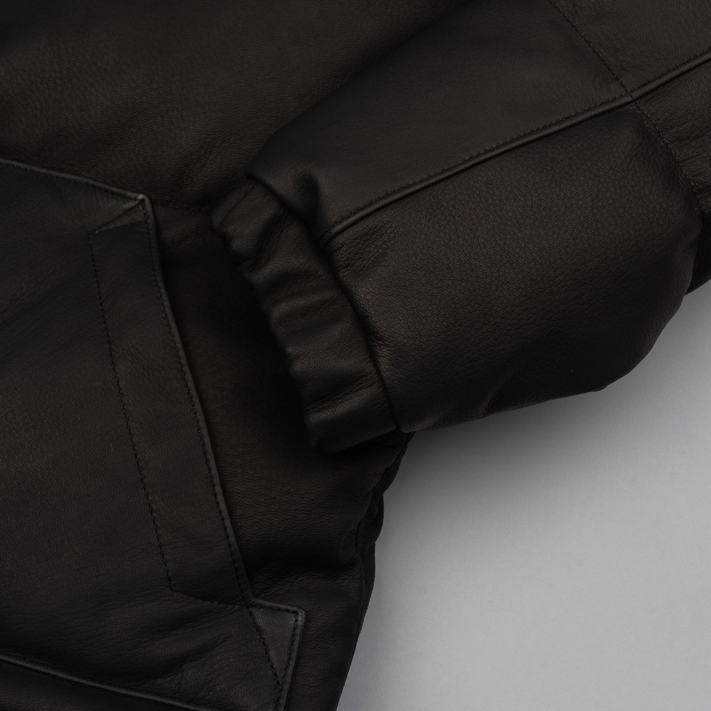 MJ23119 Deerskin Down Jacket Black - The Real McCoy's | R&H