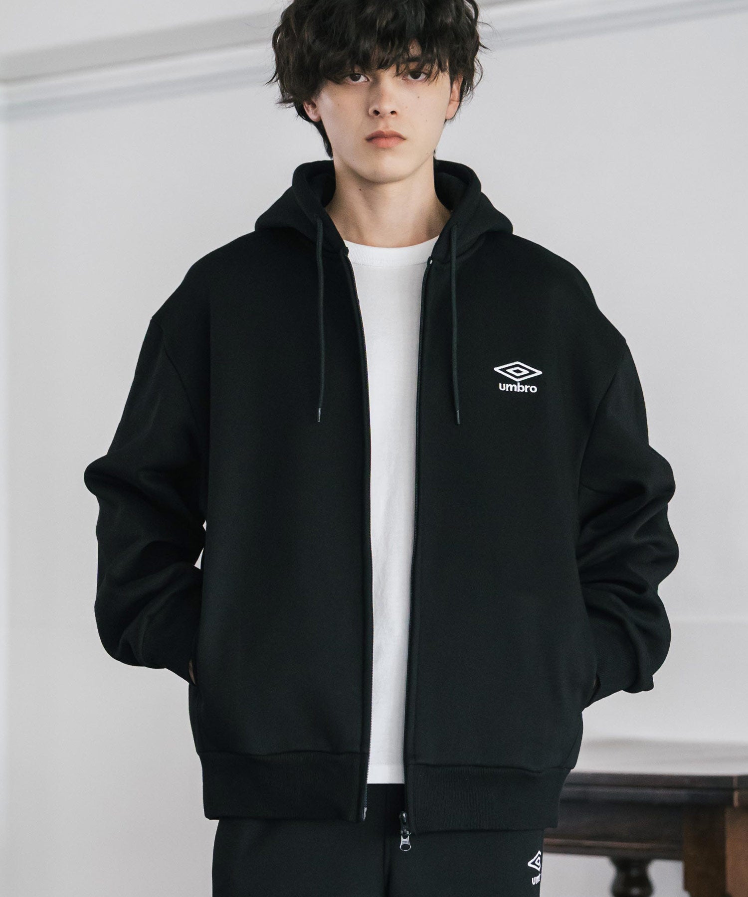 UMBRO 別注コラボオーバーサイズ裏起毛ワンポイントロゴ刺繍フルジップ