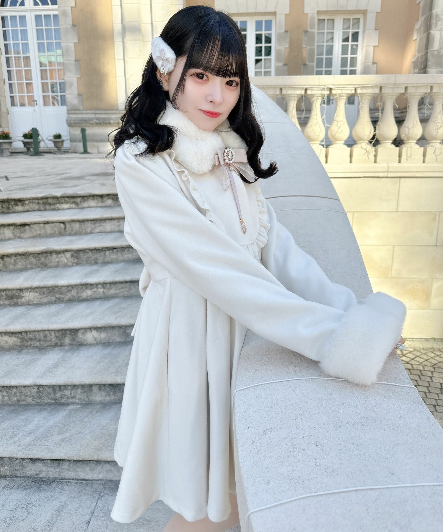 ブローチ付ドーリーコート | Rlab store