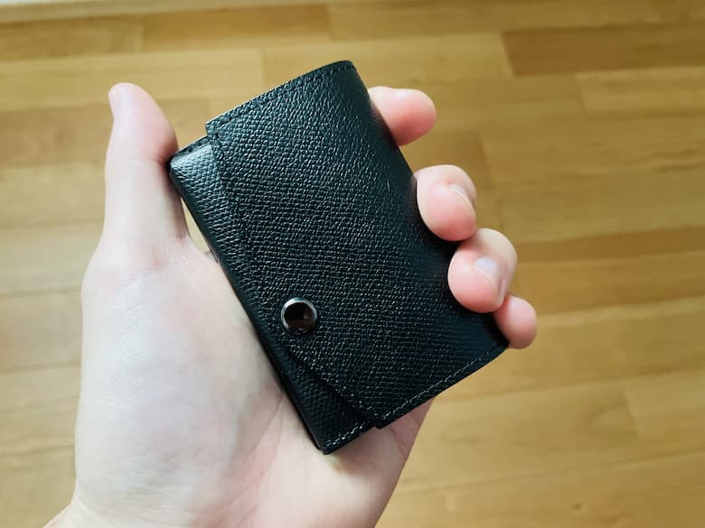 アブラサス 小さい財布 レビュー。鍵も付けられてミニマル。使いにくい