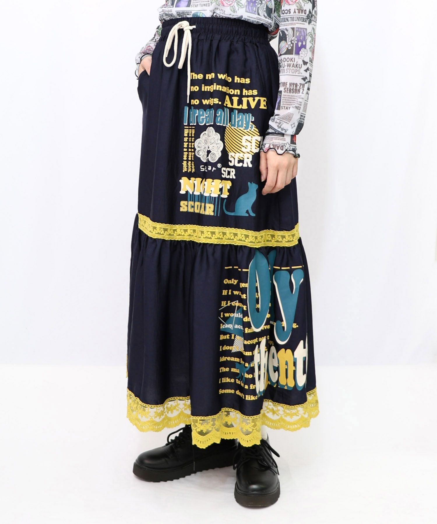 153608：スカラーグラフィック柄 レース×サテンスカートの通販-ScoLar