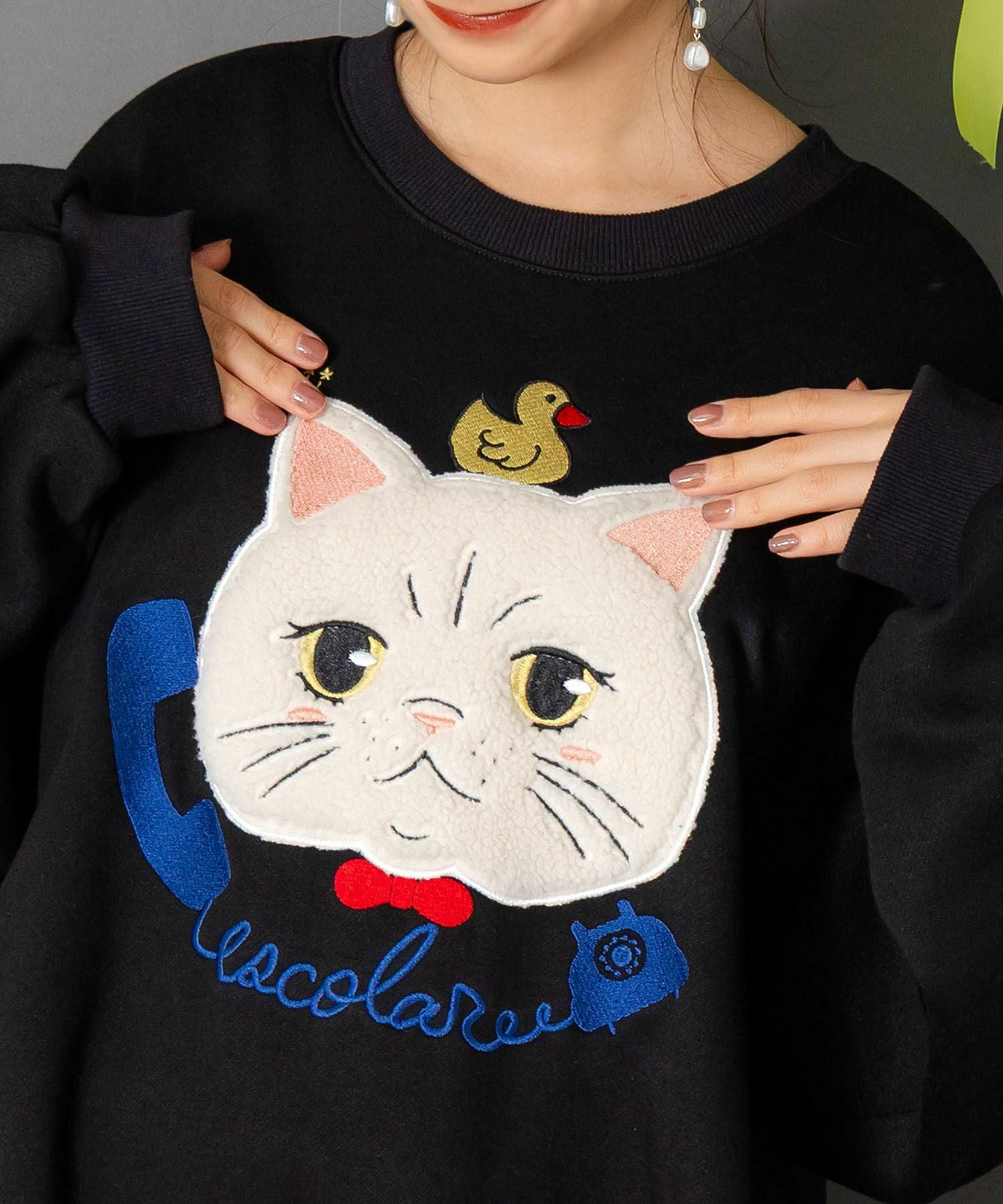 153768：ネコのボアアップリケ×刺繍 裏起毛プルオーバーの通販-ScoLar