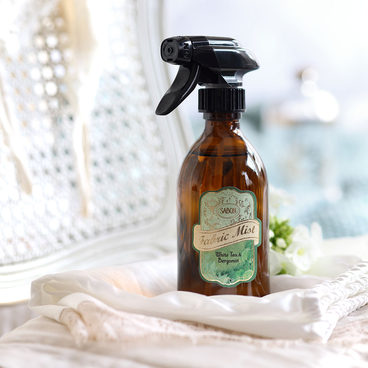 ファブリックミスト(300mL) (ホワイトティー&ベルガモット)』 | SABON