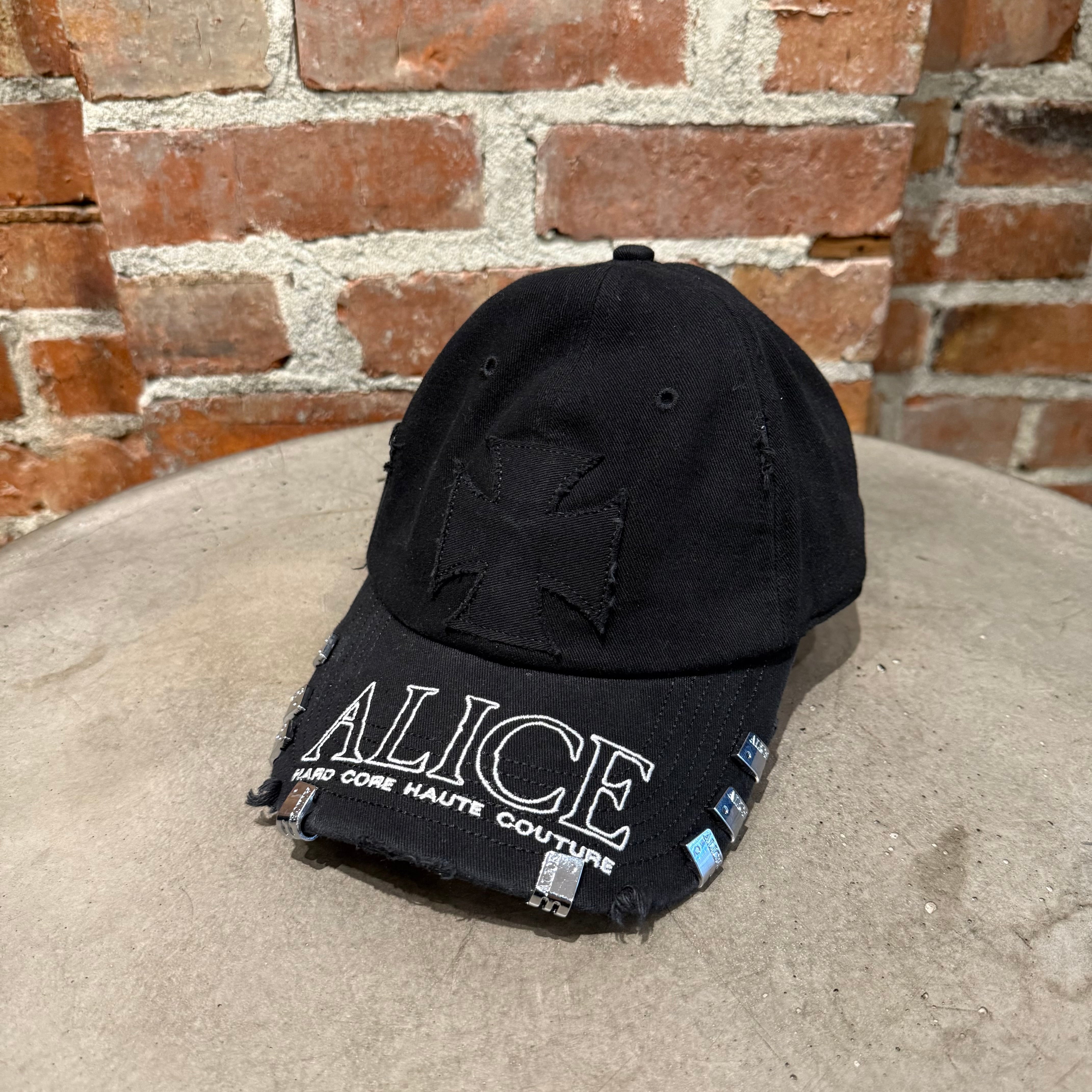 ALICE HOLLYWOOD REMOVABLE CLIP HAT 'BLACK' – Sadō Room
