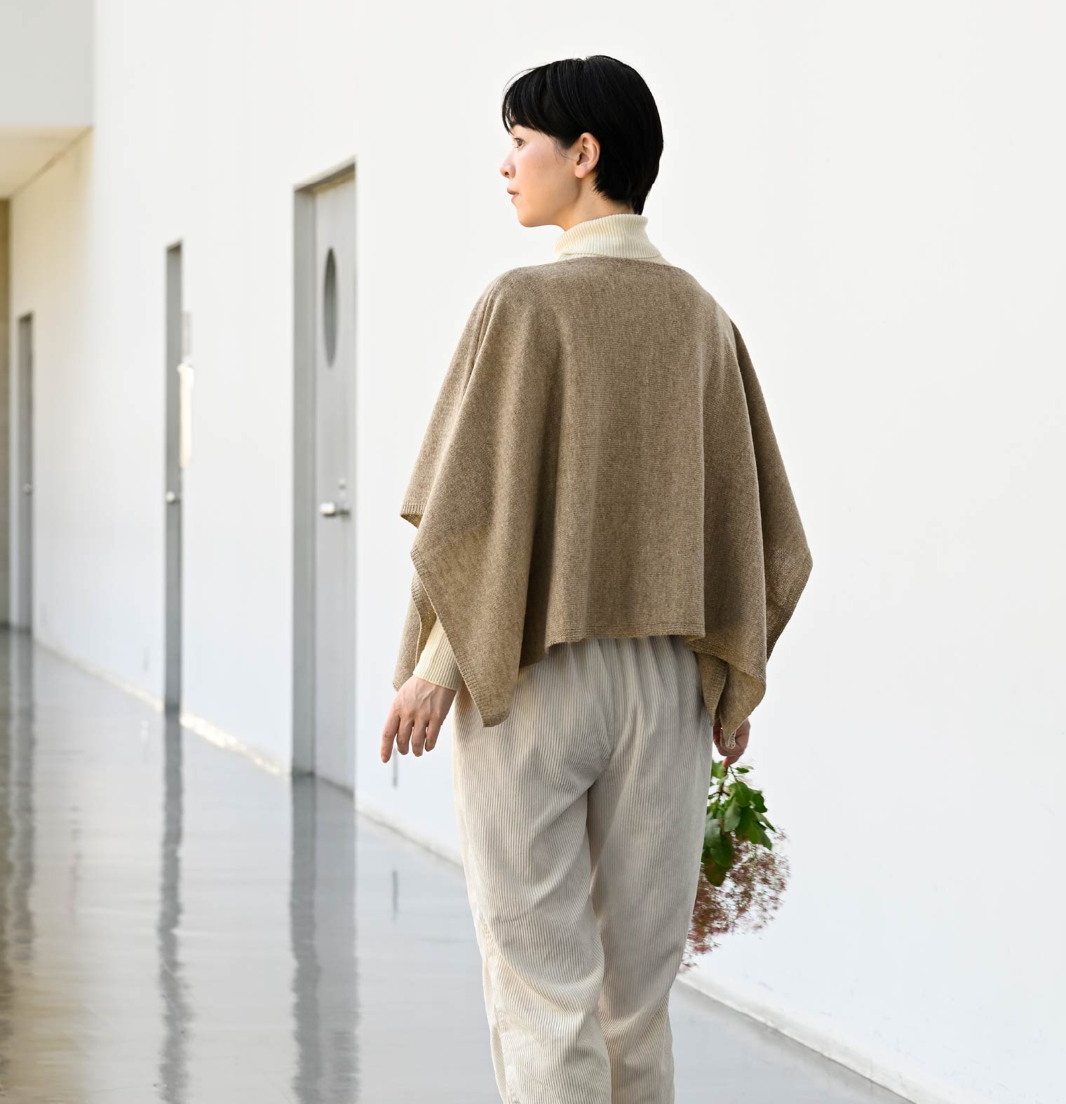 yoko-S 小ぶりなかぶるポンチョ / 手洗いできるウール100% - SAIFUKU