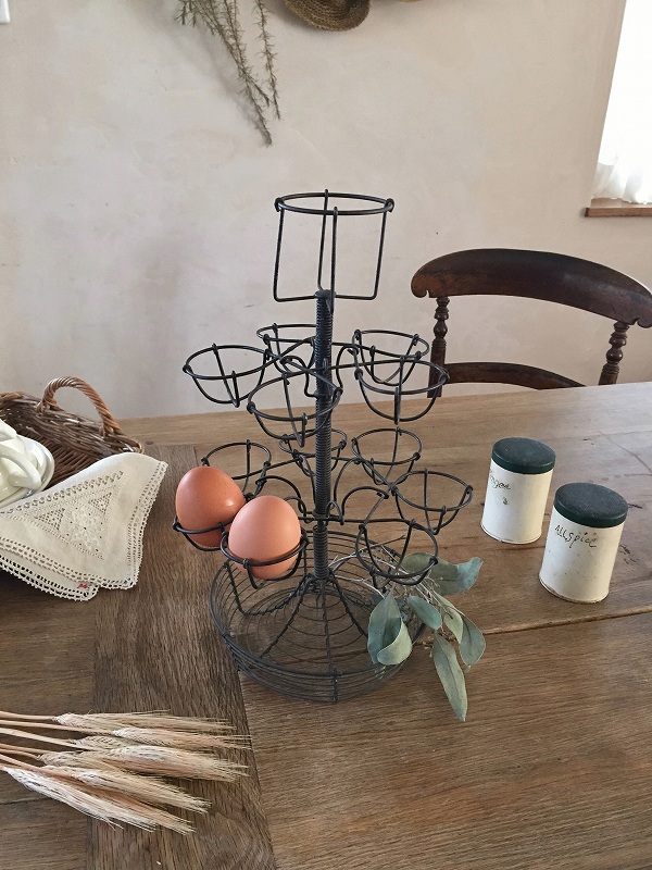フランスアイアン製エッグスタンドはかわいいアンティークネット