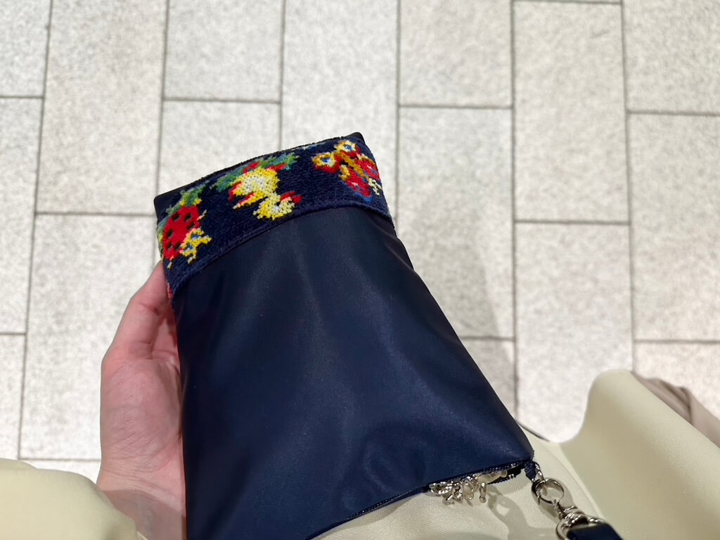 学校フェイラー（FEILER）】スマホショルダーが送迎に便利！VERY掲載の