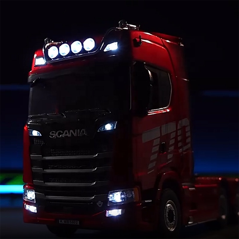 Authentic Scania 770S V8 1:18 Scale RC Tow Truck with LED Lights