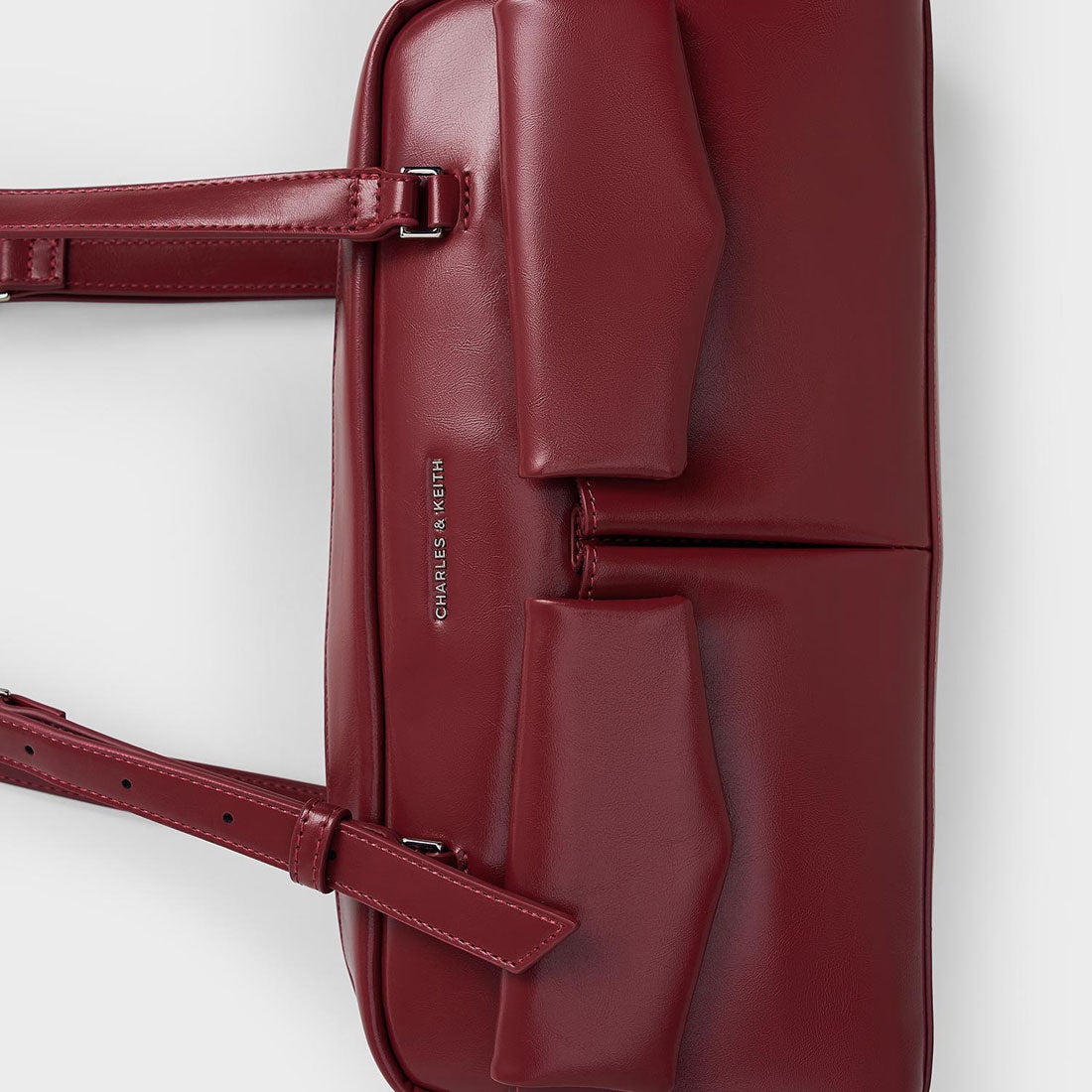 CHARLES & KEITH Rachel レイチェル イロンゲイテッドマルチポケット