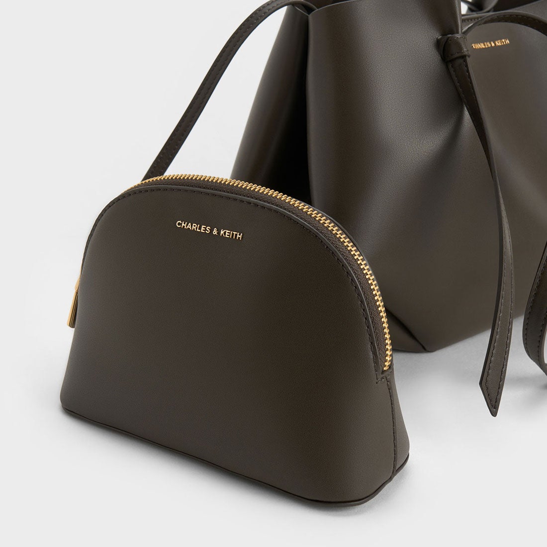 CHARLES & KEITH Calla カルラ トートバッグ【再入荷】（DarkMoss