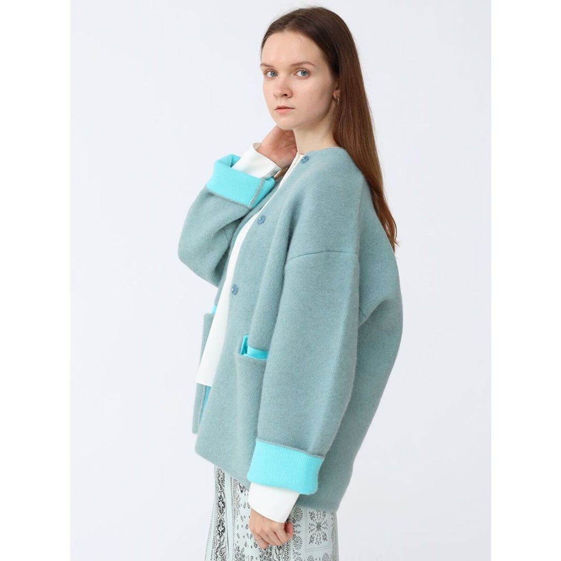 アーガ Aga バイカラーラクーンニットカーディガン （ロイヤルブルー