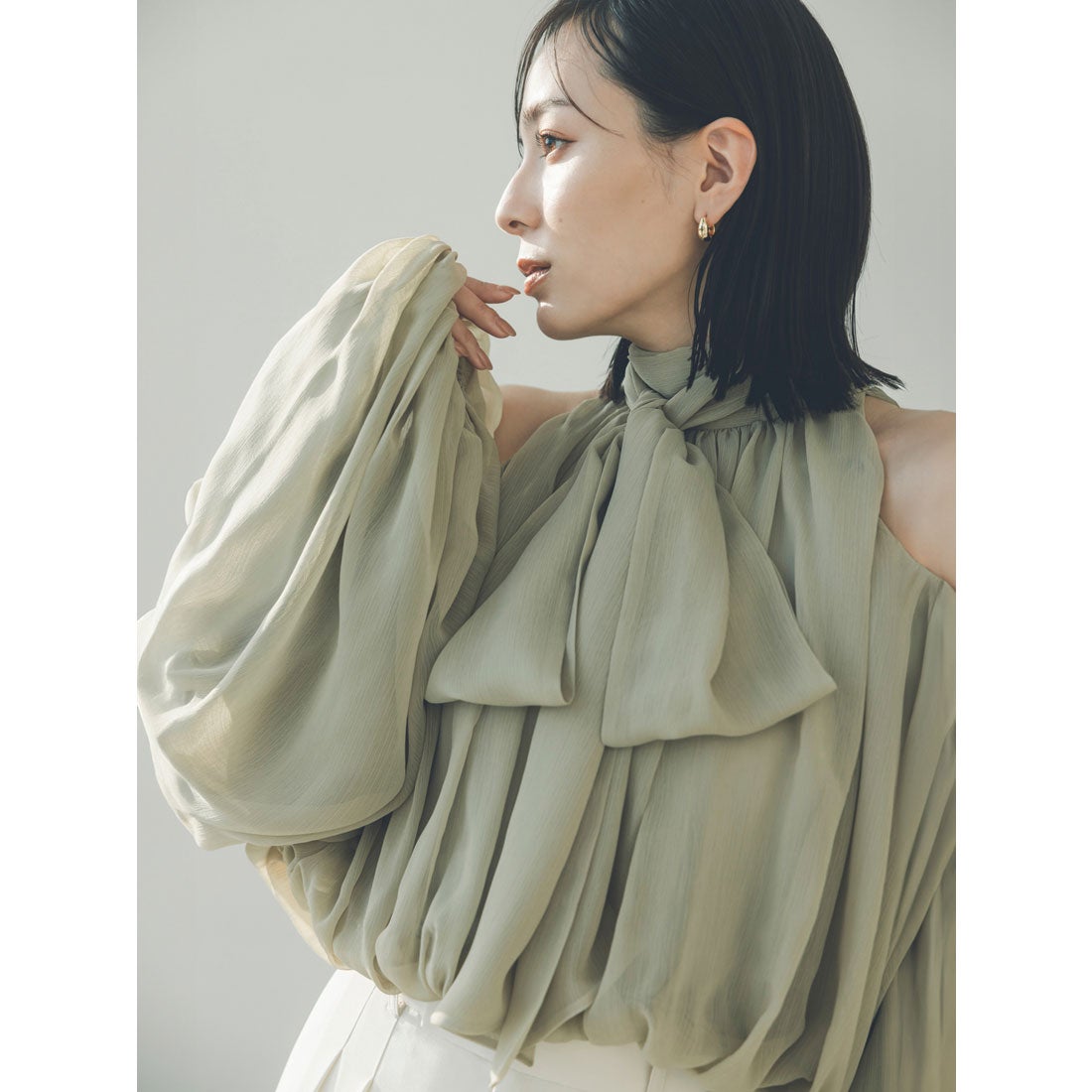 アニュアンス anuans シフォンボリュームブラウス （SAGE GREEN