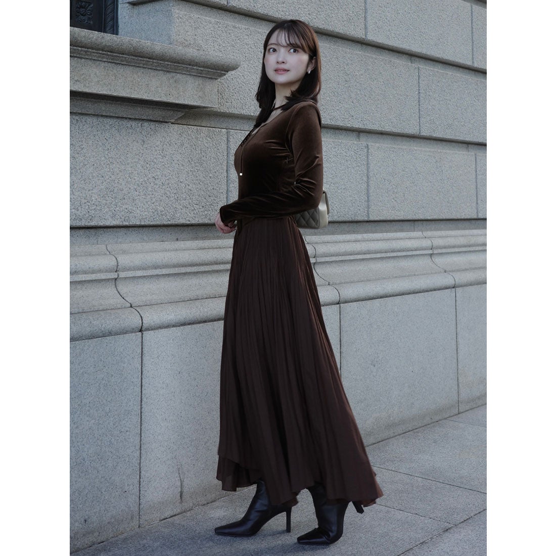 アニュアンス anuans ベロアシフォンドッキングワンピース （BROWN