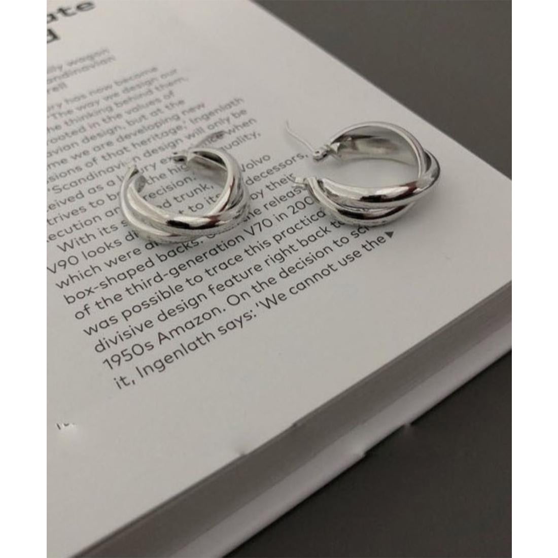 フォースメント Forcement ツイストデザインフープピアス （ゴールド