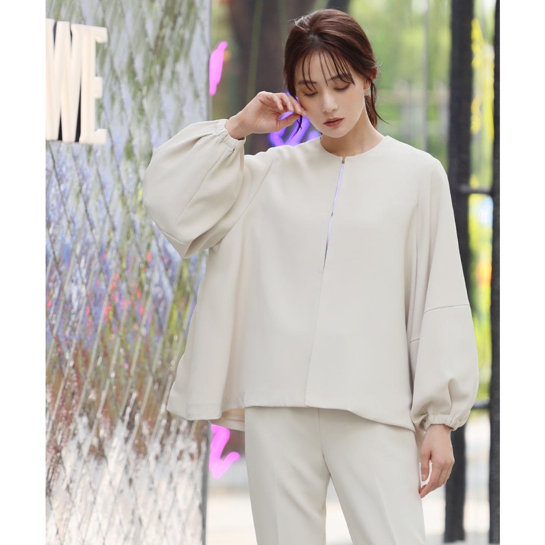 フロリア Flolia ランタンスリーブノーカラージャケット テーパード