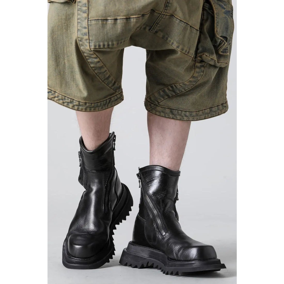 ユリウス JULIUS Cow Leather Side Zip Boots （BLACK） -デザイナーズ