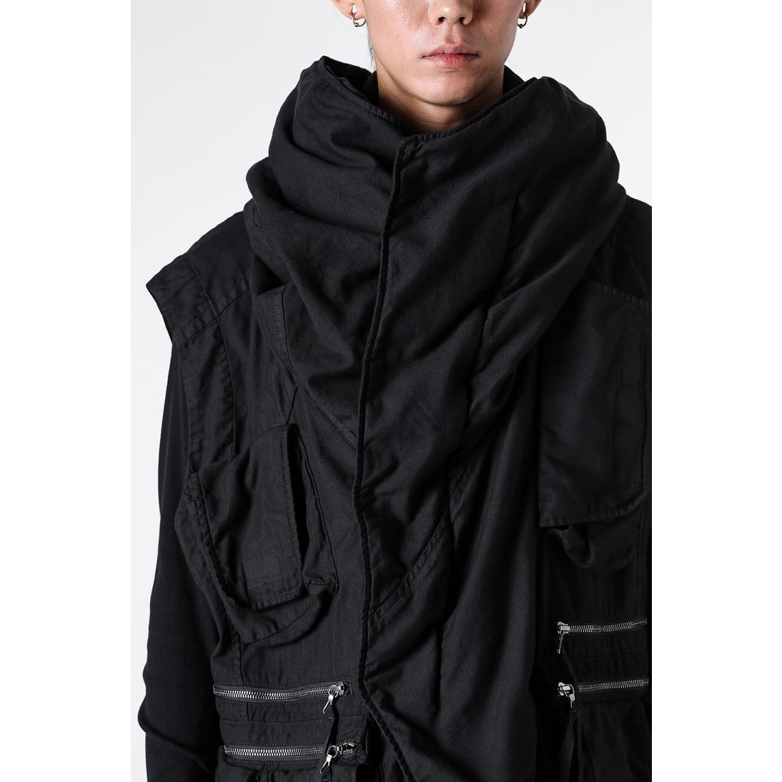 ユリウス JULIUS COTTON SATIN BACK VEST （BLACK） -FASCINATE