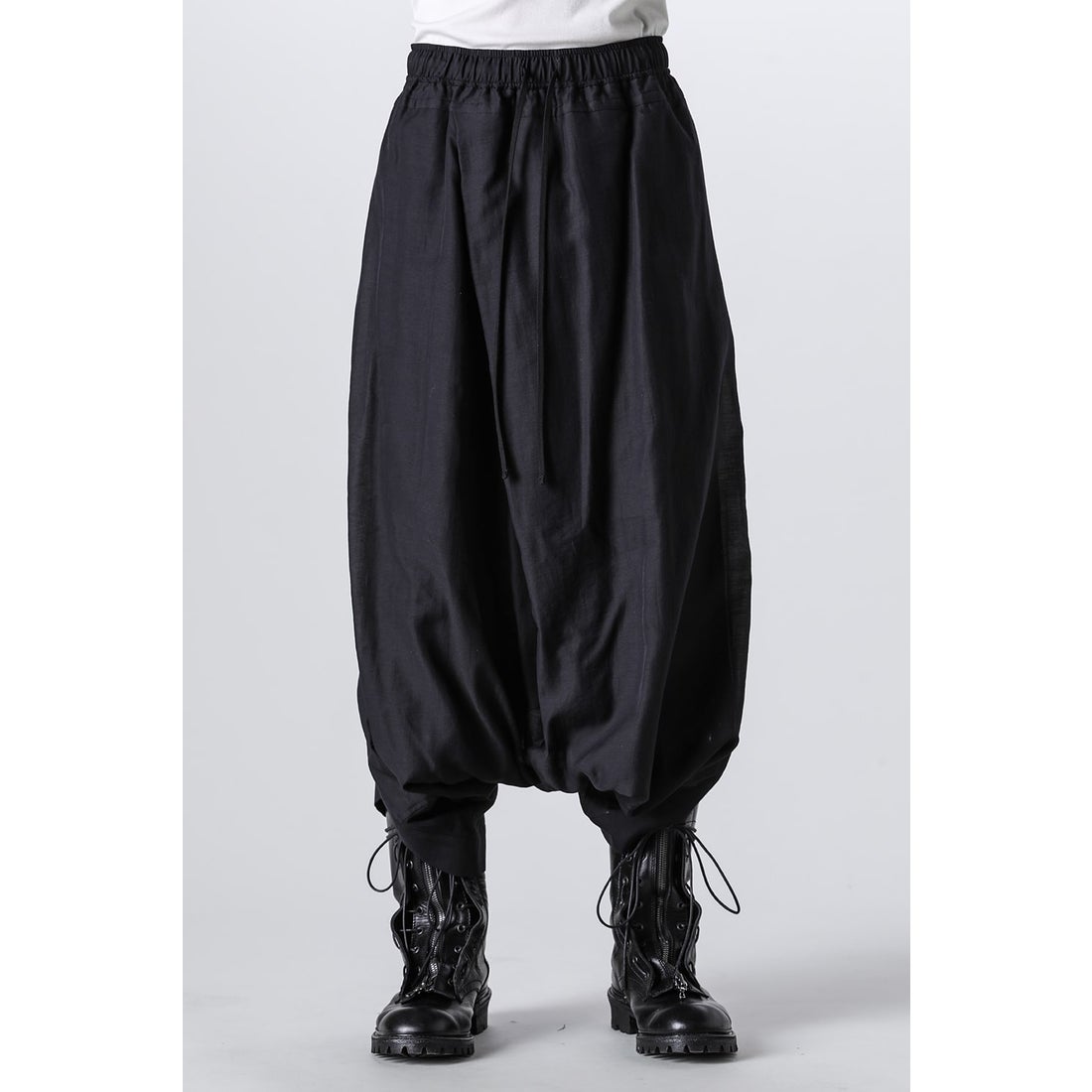 JULIUS Cotton / Nylon / Twill Twisted Sarouel Pants （Black