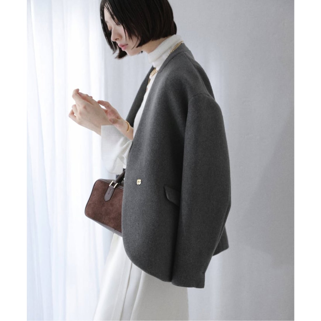 ラ トータリテ La Totalite ノーカラーショートコート （ホワイト