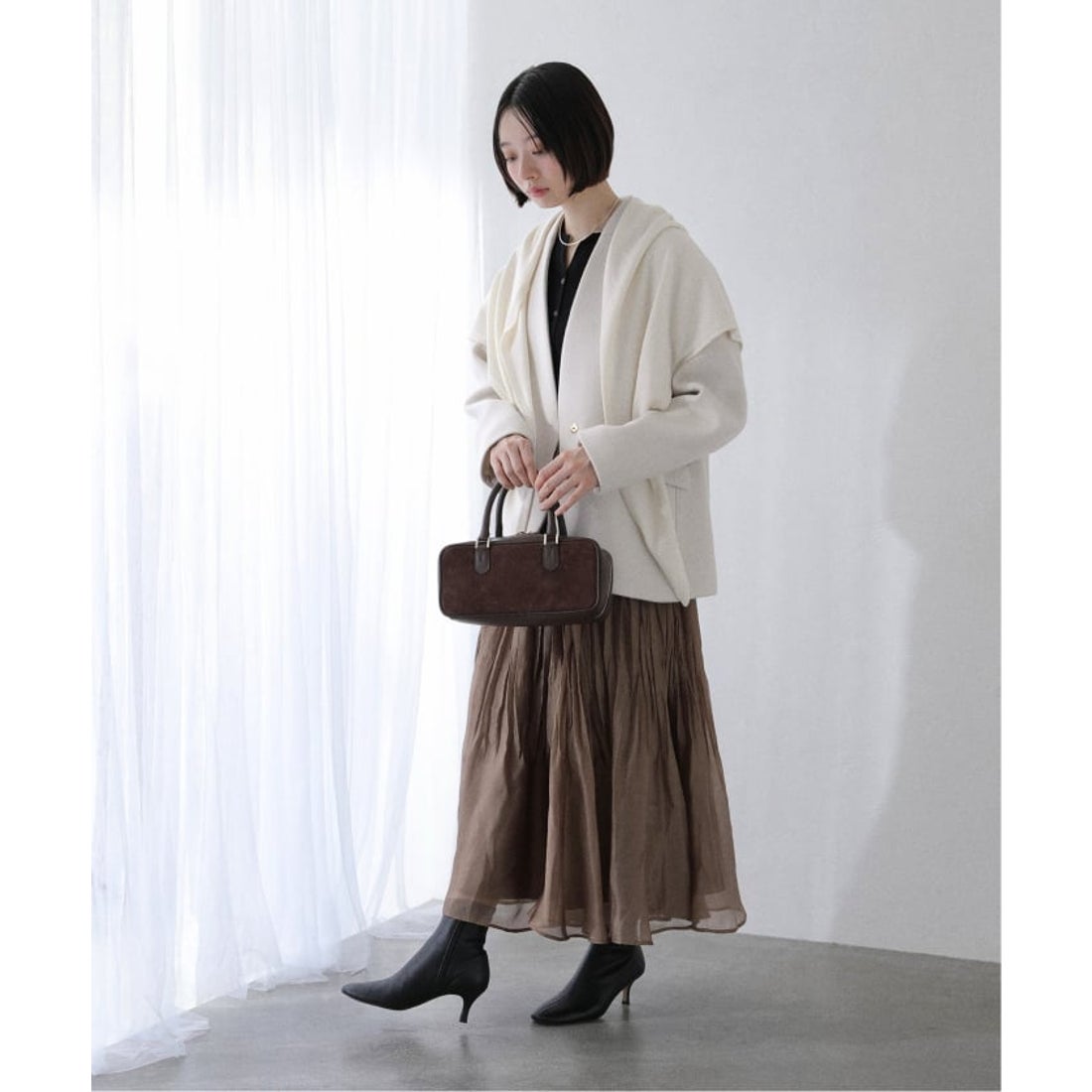 ラ トータリテ La Totalite ノーカラーショートコート （ホワイト