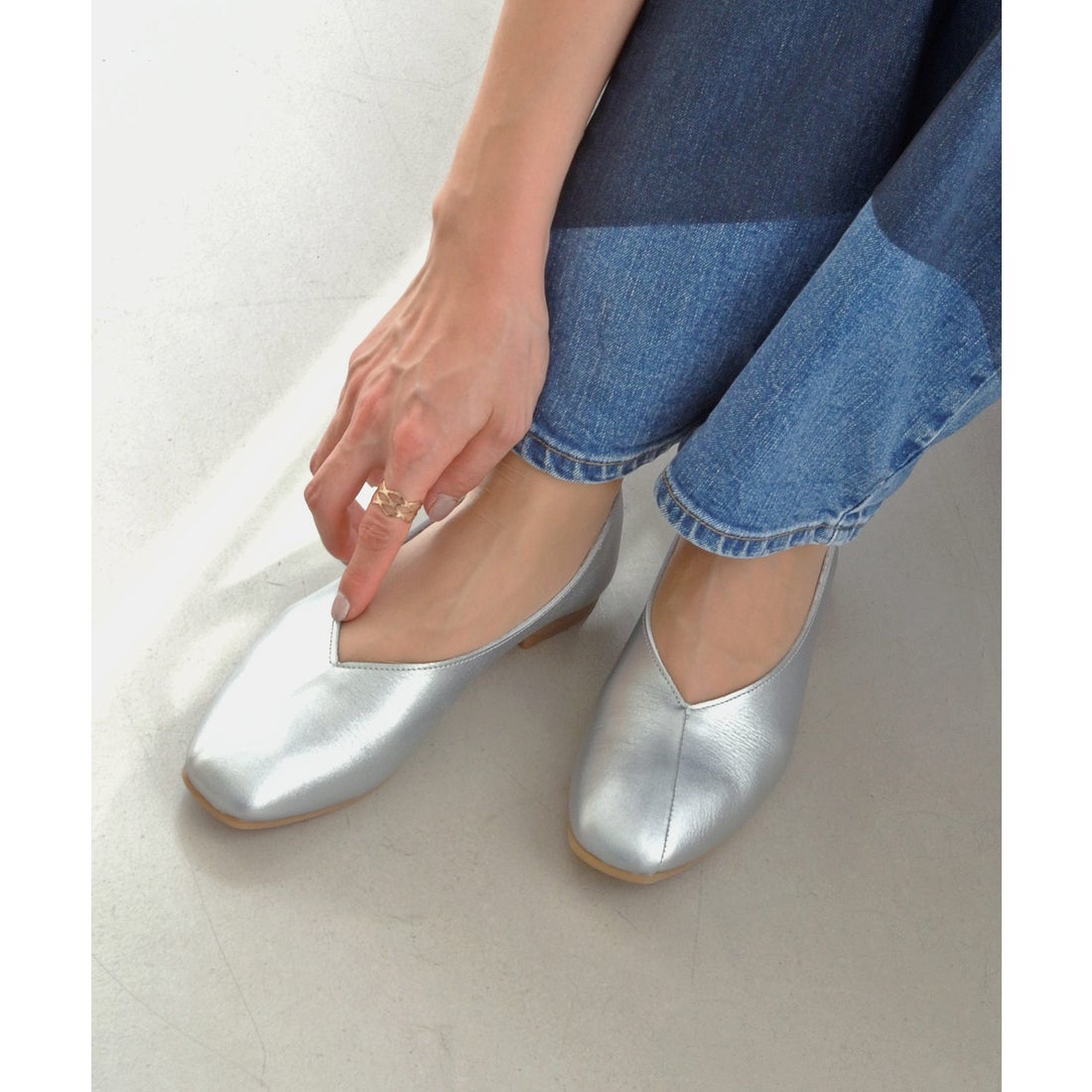 本革】 フラットシューズ 7112 （シルバー） -モードカオリ MODE KAORI