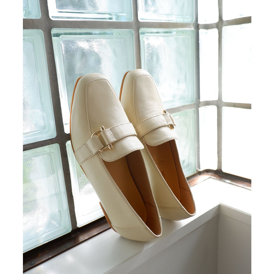 本革】 ベルトローファー 6722 （アイボリー） -モードカオリ MODE